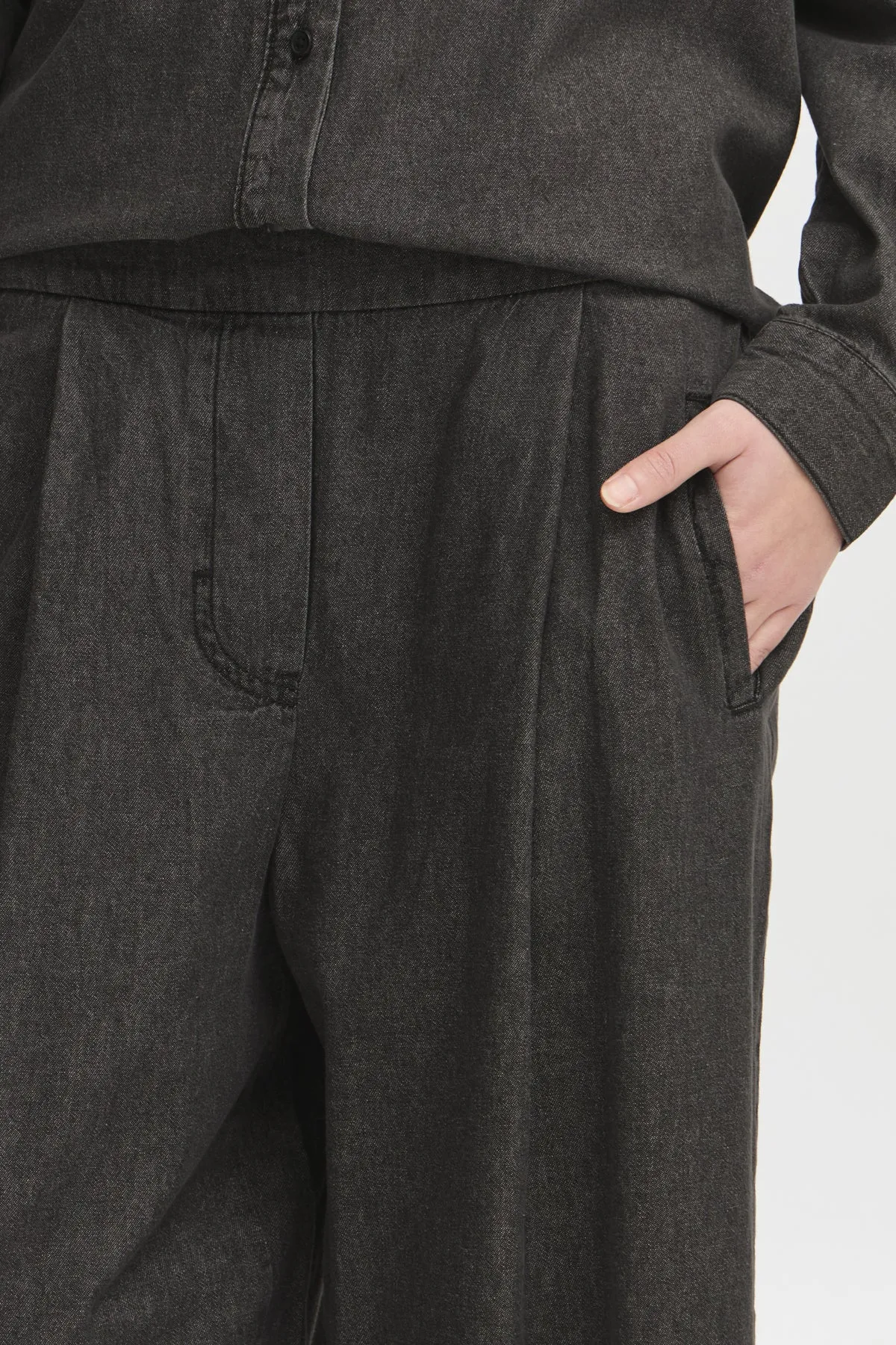 Archer Pants Washed Black