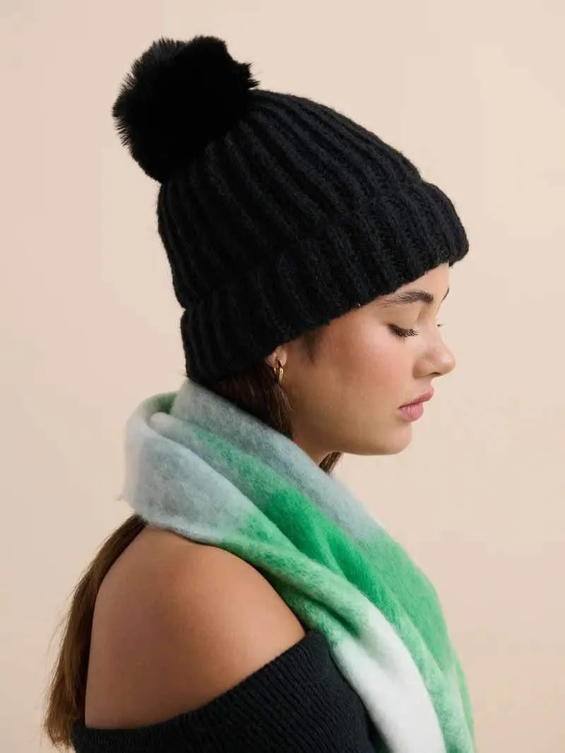 Classic Pom Knit Beanie Black