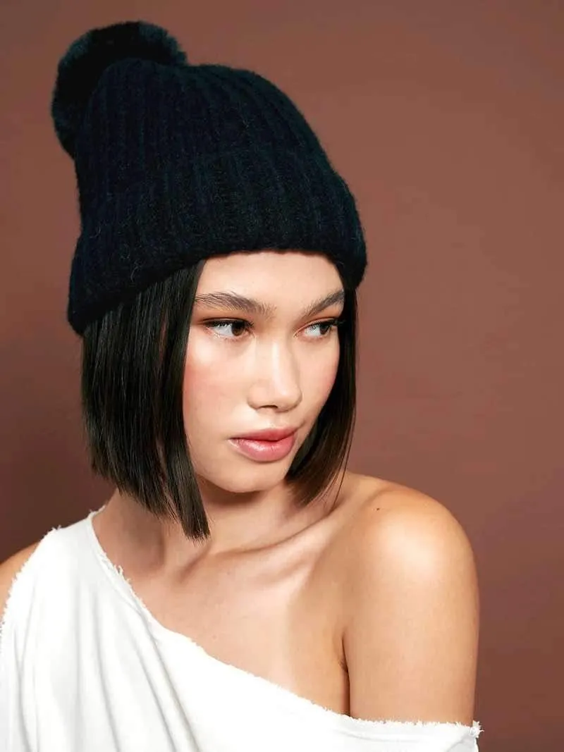 Classic Pom Knit Beanie Black