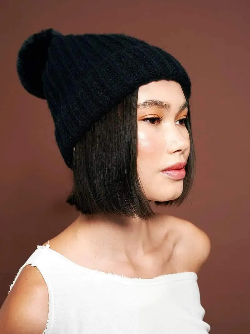 Classic Pom Knit Beanie Black