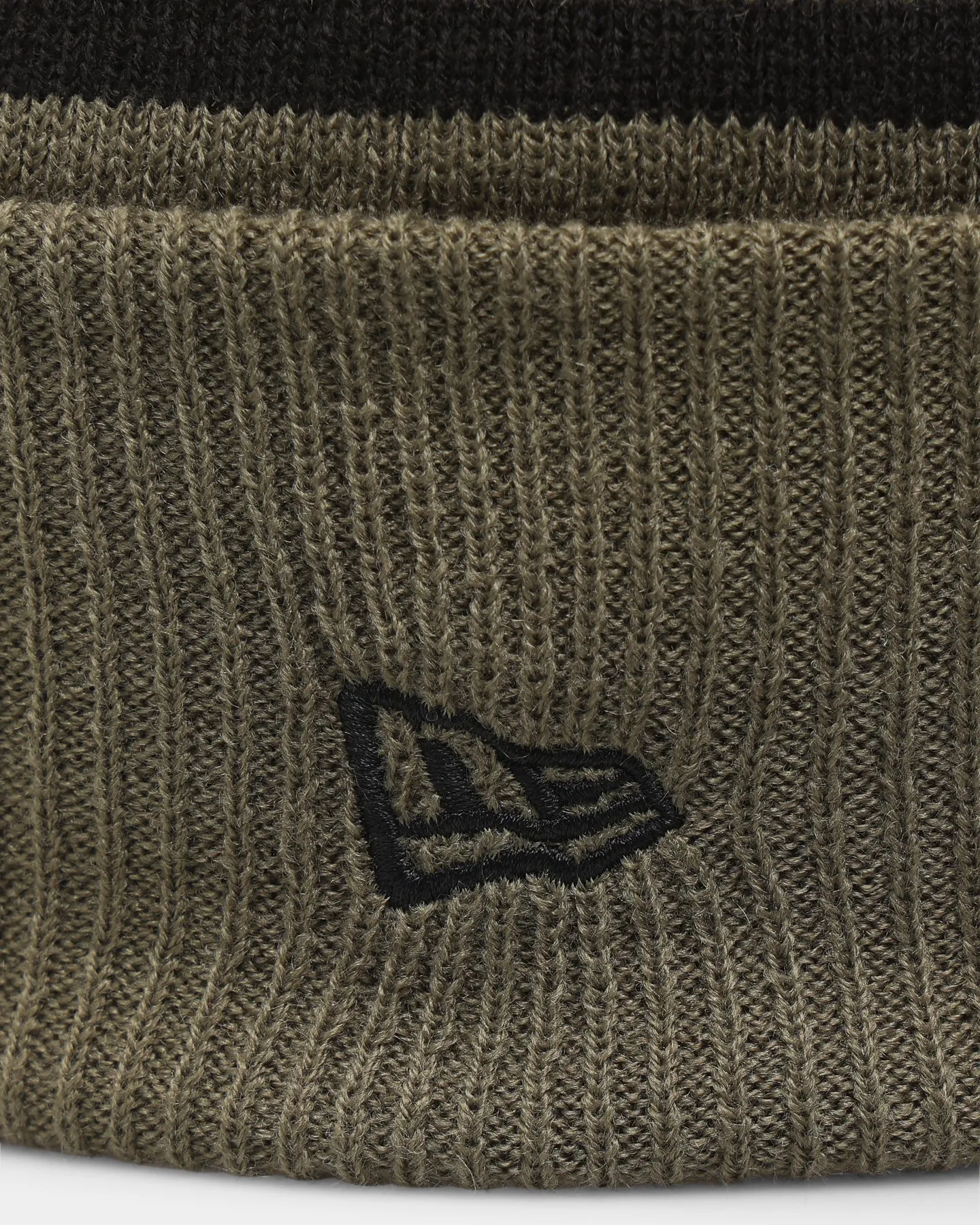 New Era Hawthorn Hawks 'AFL '22 Olive' Pom Knit Beanie Green