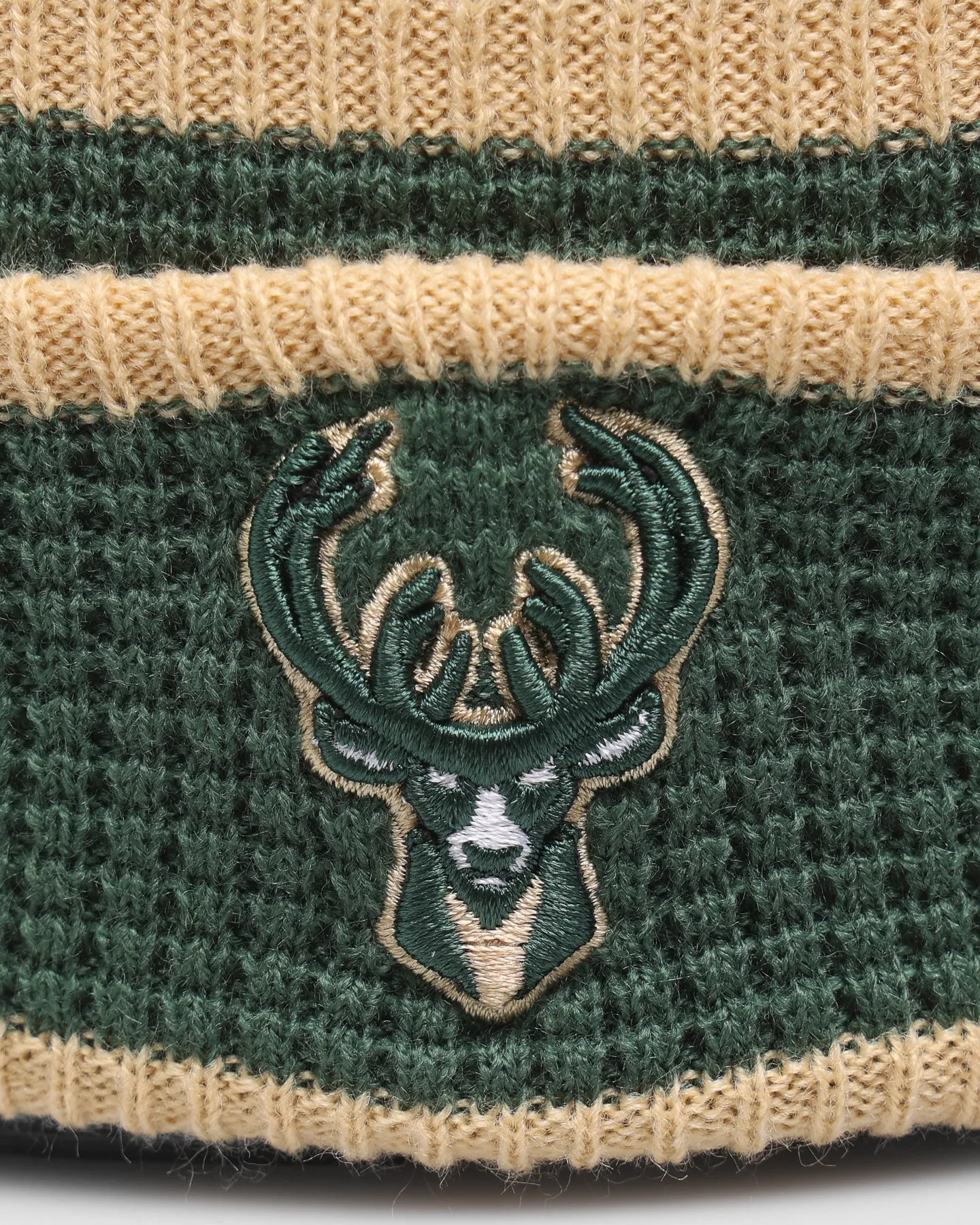 New Era Kids' Milwaukee Bucks Pom Waffle Knit Beanie Original Team Colours