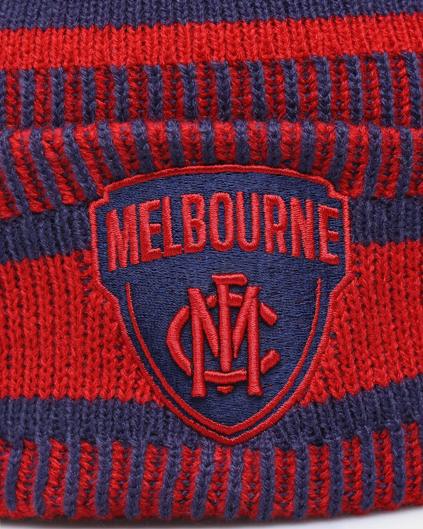 New Era Melbourne Demons AFL Opening Bounce 2022 EST Pom Wordmark Beanie Navy