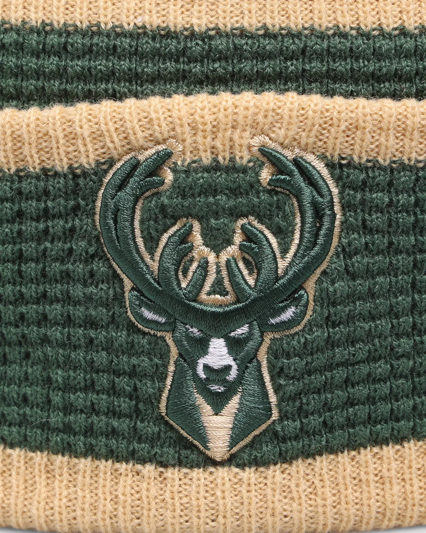 New Era Milwaukee Bucks Pom Waffle Knit Beanie Original Team Colours