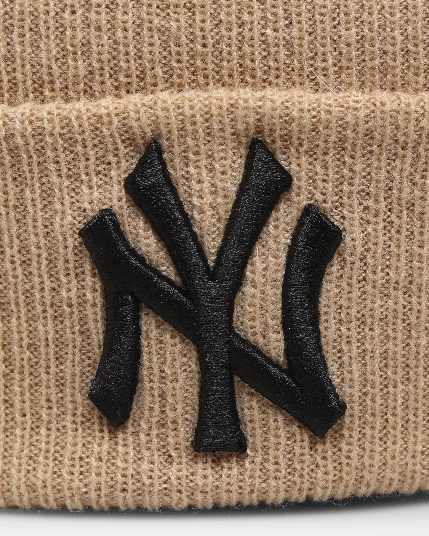 New Era New York Yankees Cuff Thin Knit Beanie Camel/Black